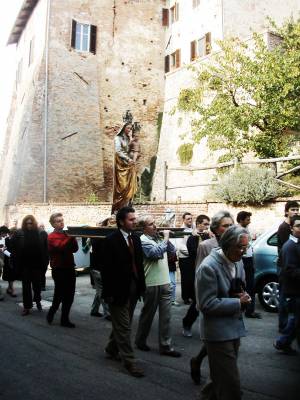 La Madonna del Rosario e la benedizione del frumento per la semina